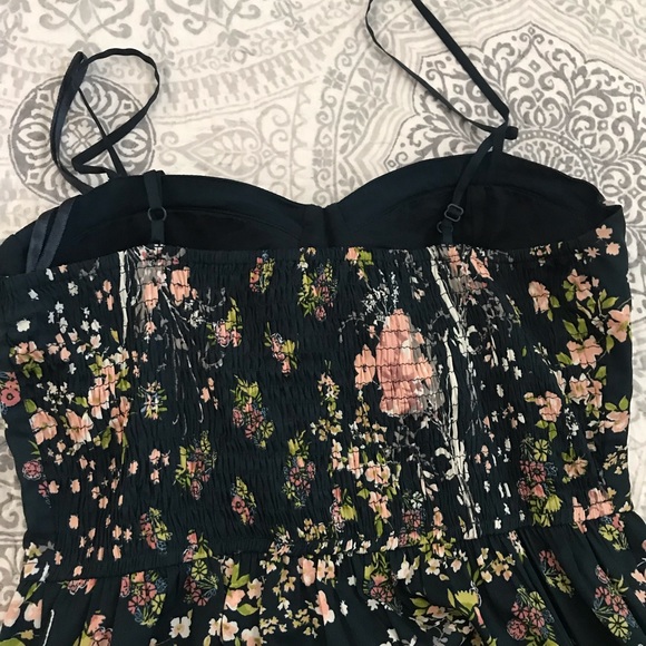 Floral dark blue romper.Great for spring. - Picture 3 of 5